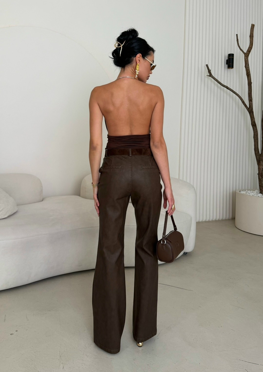 шоколадные кожаные штаны,кожаные брюки,кожаные штаны,брюки модные,брюки с высокой талией