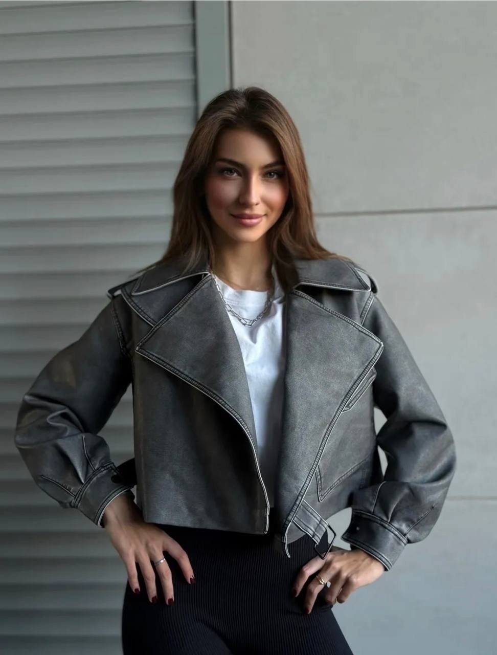 кожаная куртка косуха janna banana цвет серый,куртка косуха,кожаная куртка косуха,женская куртка косуха,косуха кожаная
