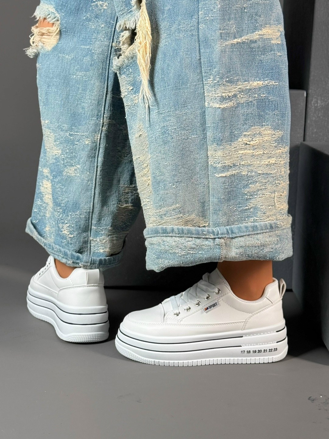 кроссовки женские модные на высокой подошве белые,кроссовки женские,женские кроссовки на платформе,кроссовки светлые женские белые с высокой подошвой,белые кроссовки женские на высокой подошве