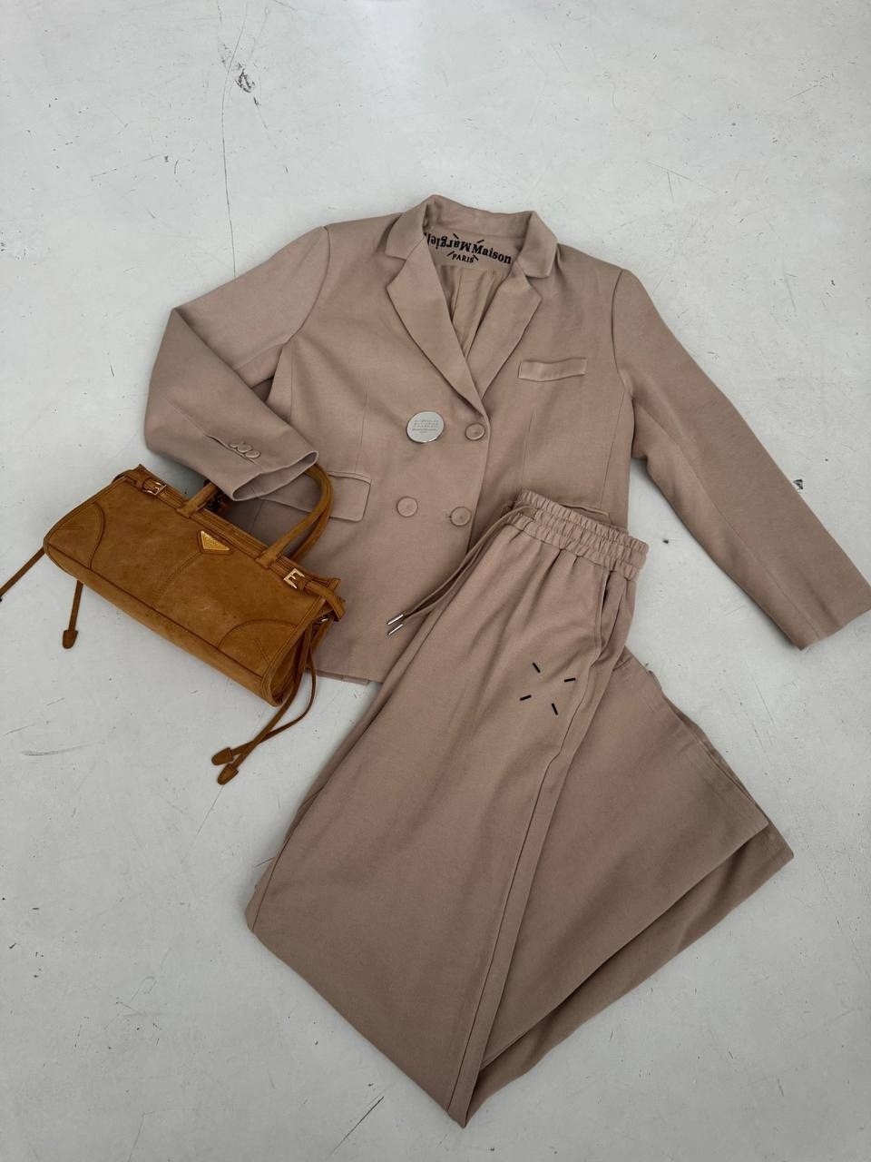 костюм брючный,женский брючный костюм,брючный костюм pirs 4010 бежевый,бежевый брючный костюм,костюм брючный фантазия мод