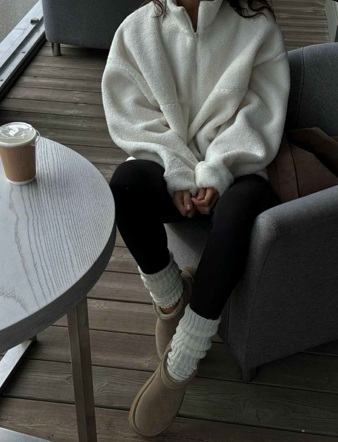 зимний стиль,толстовка оверсайз,модные зимние наряды,теплая кофта,оверсайз свитшот