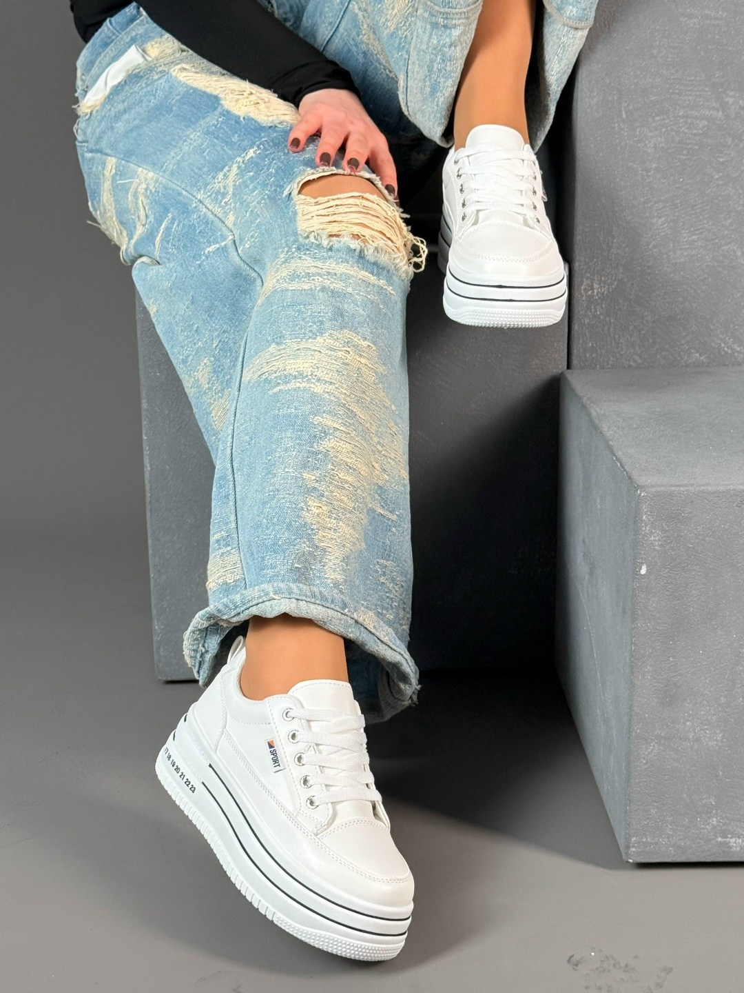 кроссовки женские модные на высокой подошве белые,кроссовки женские,женские кроссовки на платформе,кроссовки светлые женские белые с высокой подошвой,белые кроссовки женские на высокой подошве