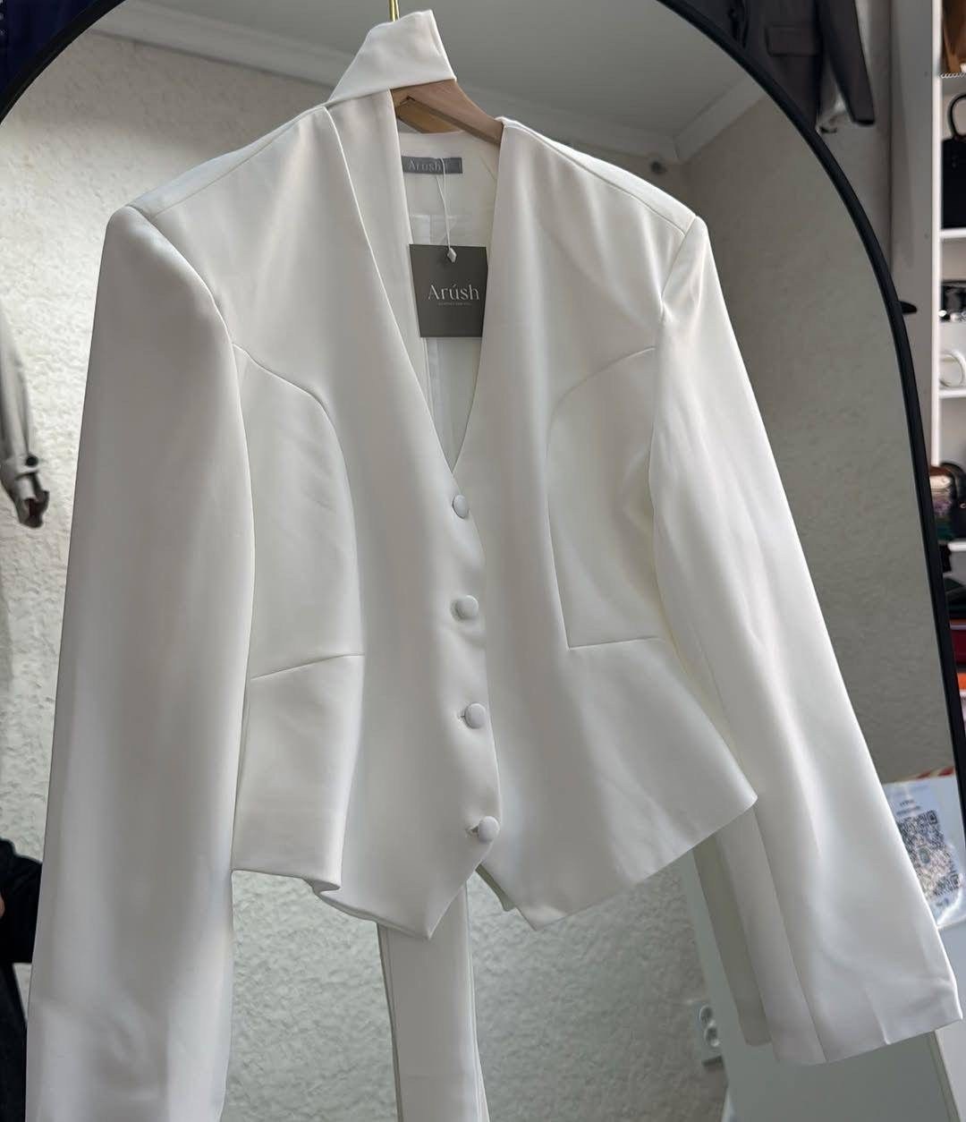 женский пиджак,белый жакет для женщин,пиджак женский казахстан,белый пиджак женский,женский костюм
