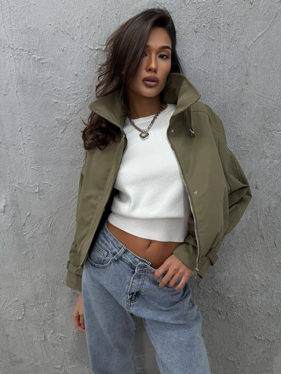 куртка бомбер,куртка модная,черная куртка бомбер,женская куртка бомбер,куртка женская