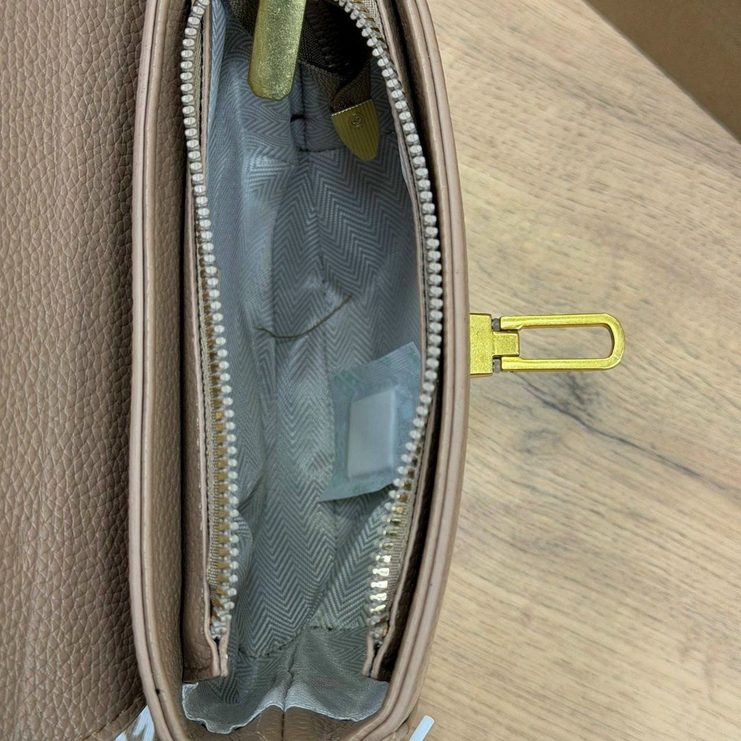 coccinelle сумка кросс-боди на плечо beat soft,женская сумка coccinelle,сумка "coccinelle",женская кросс-боди сумка coccinelle beat soft,coccinelle сумка на плечо кросс-боди