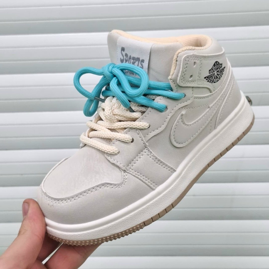 зимние кроссовки,,кроссовки закрытые,baas кроссовки,детская