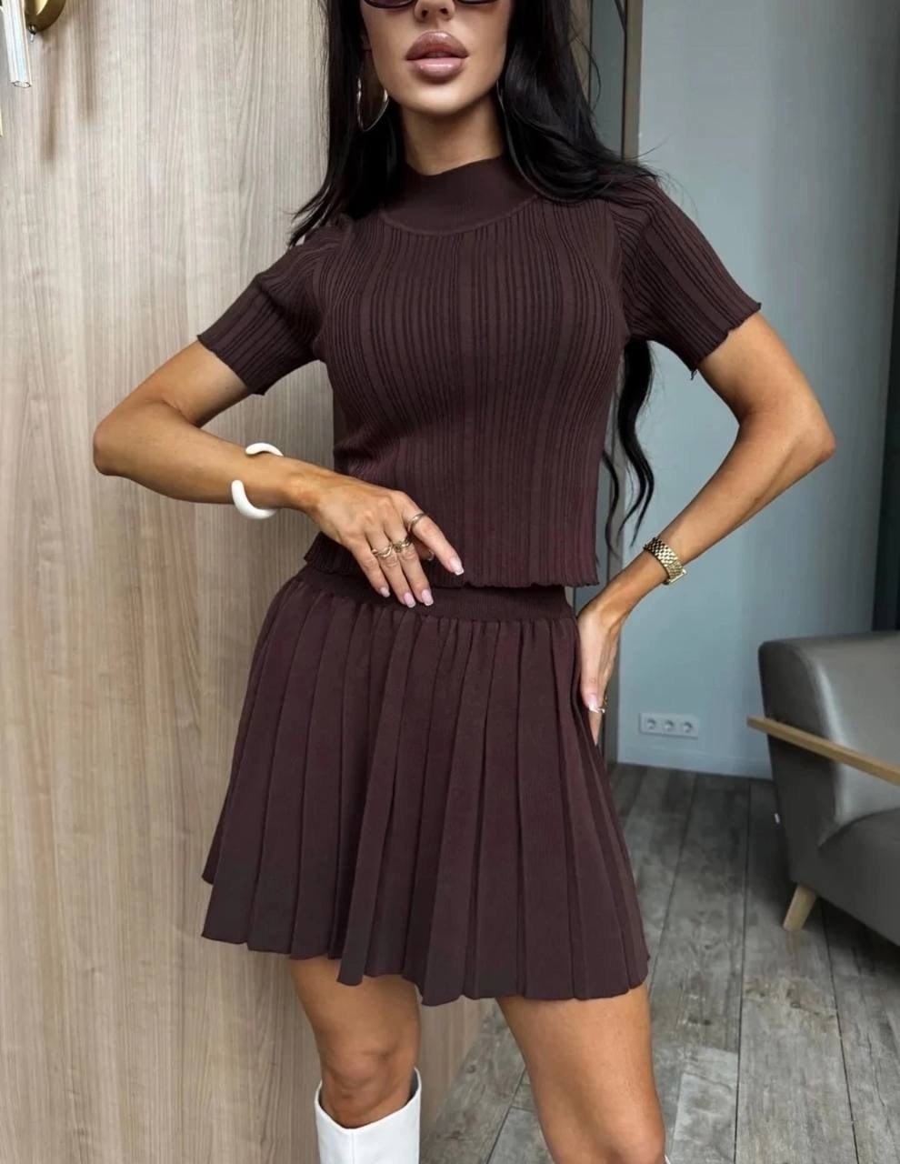 вязаный костюм с юбкой,костюм с юбкой плиссе,костюм с юбкой,кофта и юбка,костюм трикотажный с юбкой