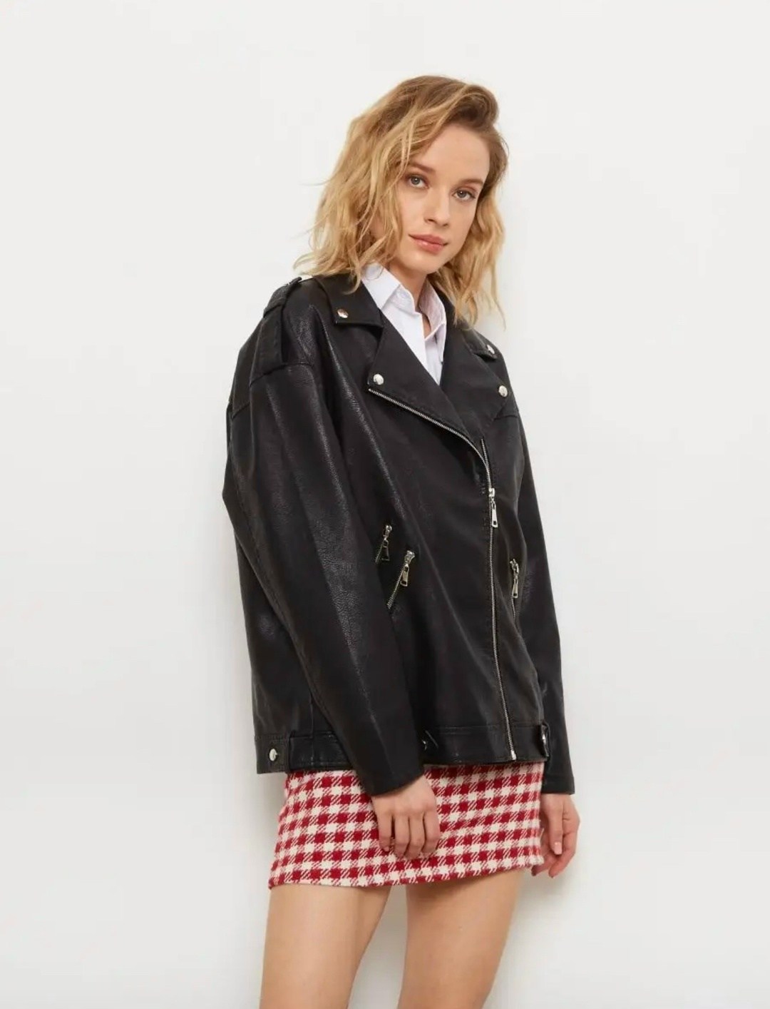 куртка-косуха женская sela оверсайз из искусственной кожи,куртка косуха женская,косуха куртка,кожаная косуха женская оверсайз,страдивариус куртка косуха женская