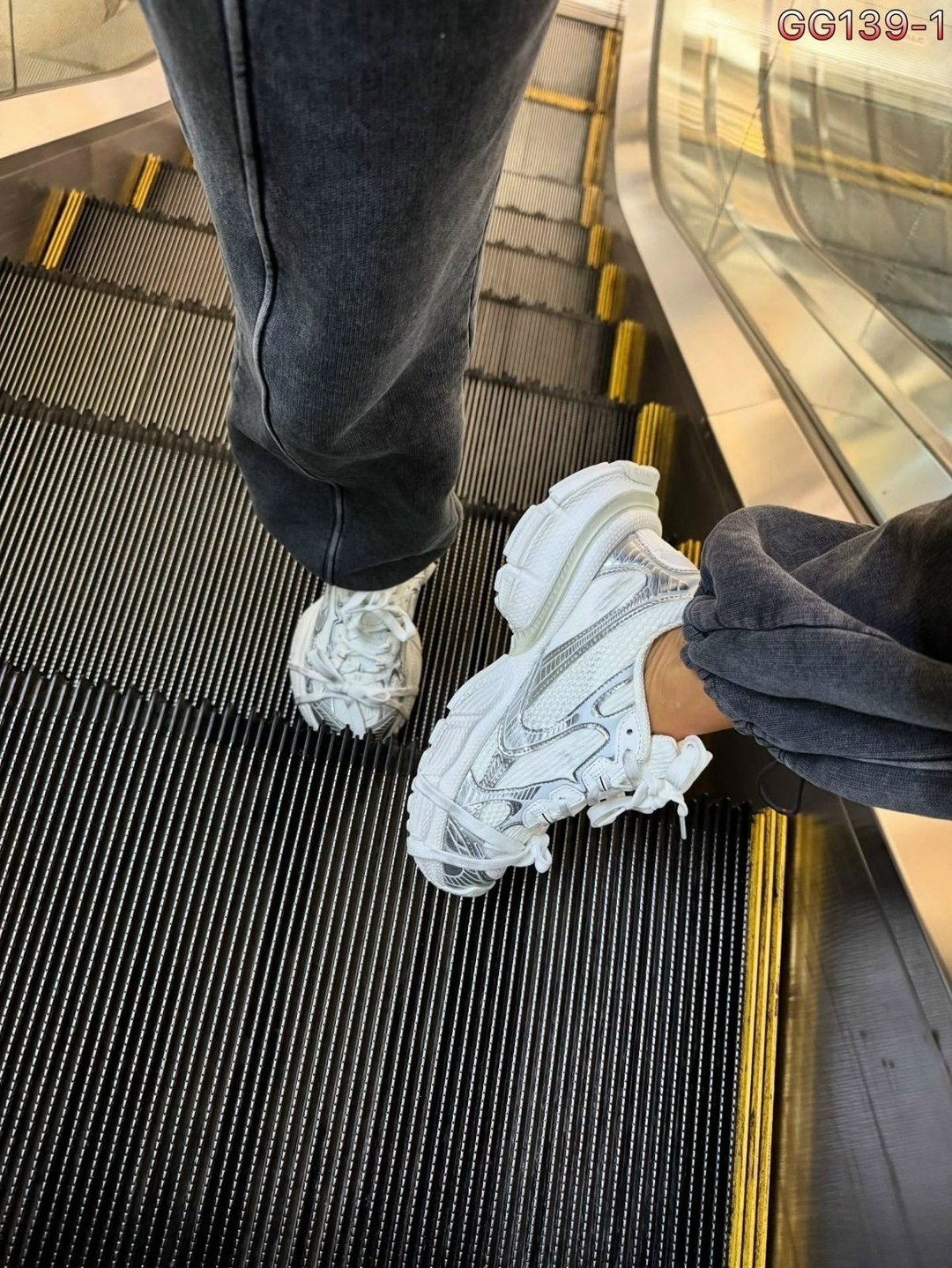 кроссовки женские balenciaga,balenciaga кроссовки,женские кроссовки balenciaga 3xl серебристые с розовым,,женские кроссовки balenciaga premium pink