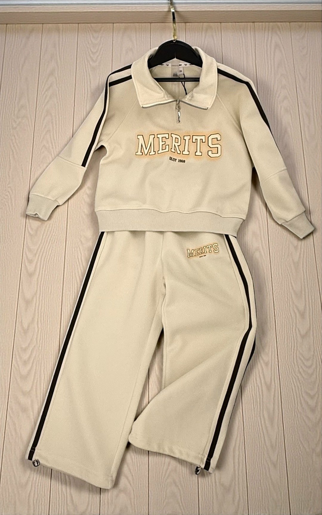 свитшот детский,свитшот и брюки,ребенок,одежда для детей,брюки для девочек