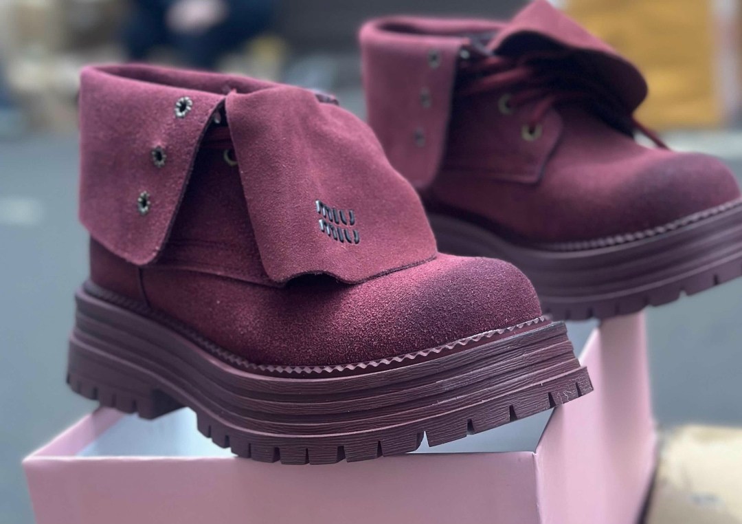 ботинки замшевые miu miu,,ботинки miu miu,женские ботинки,ботинки замшевые