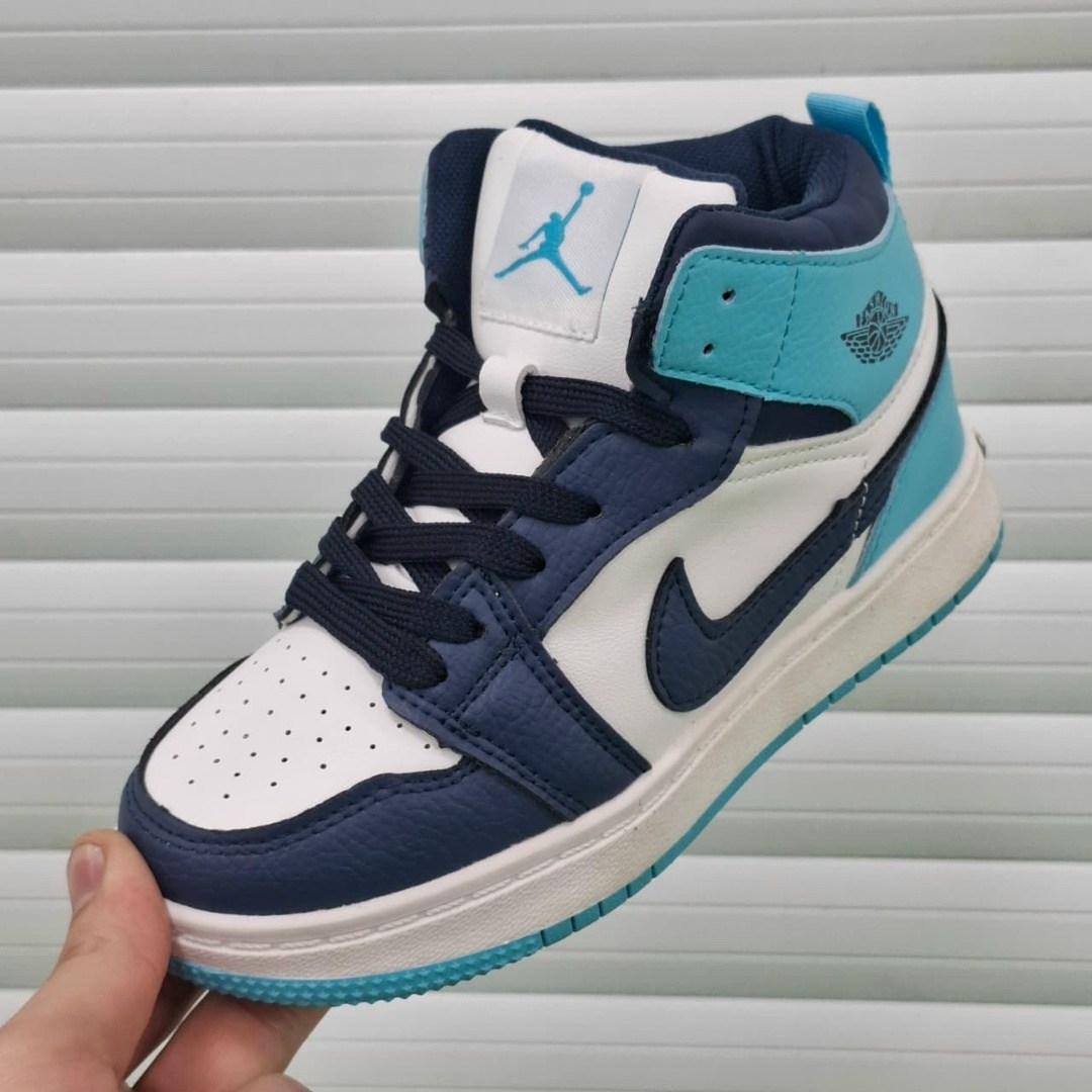 зимние кроссовки,,кроссовки закрытые,baas кроссовки,детская