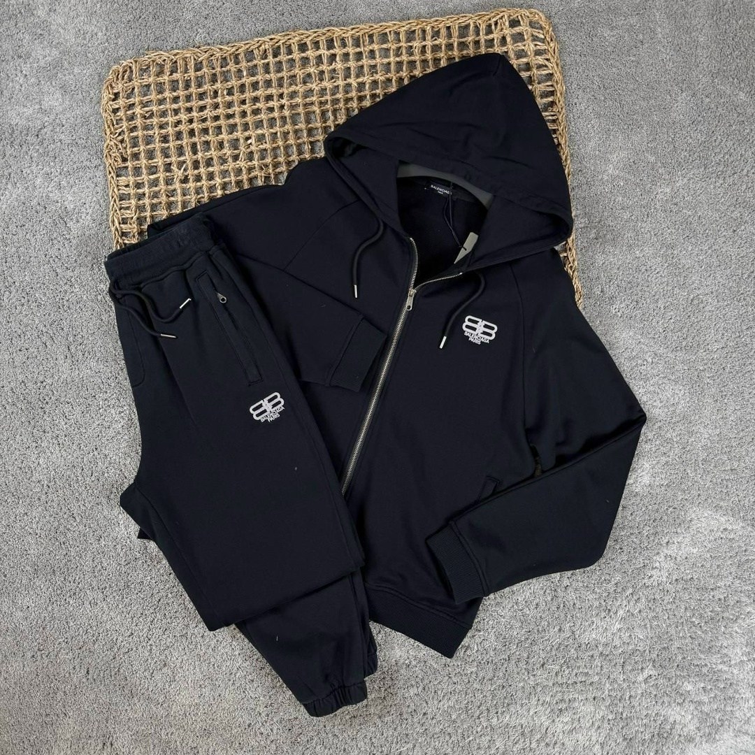 спортивный костюм armani,спортивный костюм emporio armani,спортивный костюм армани мужской еа7 с капюшоном,спортивный костюм эмпорио армани мужской,спортивный костюм армани