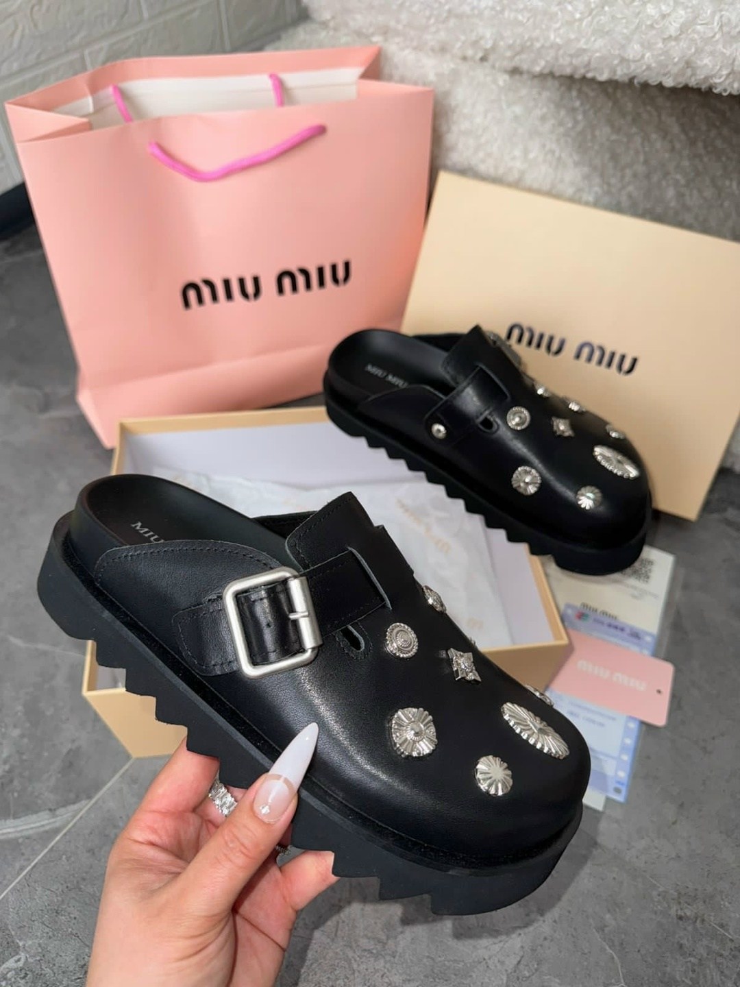 ,модные шлепанцы,женские шлепанцы,сандалии,женские сандалии