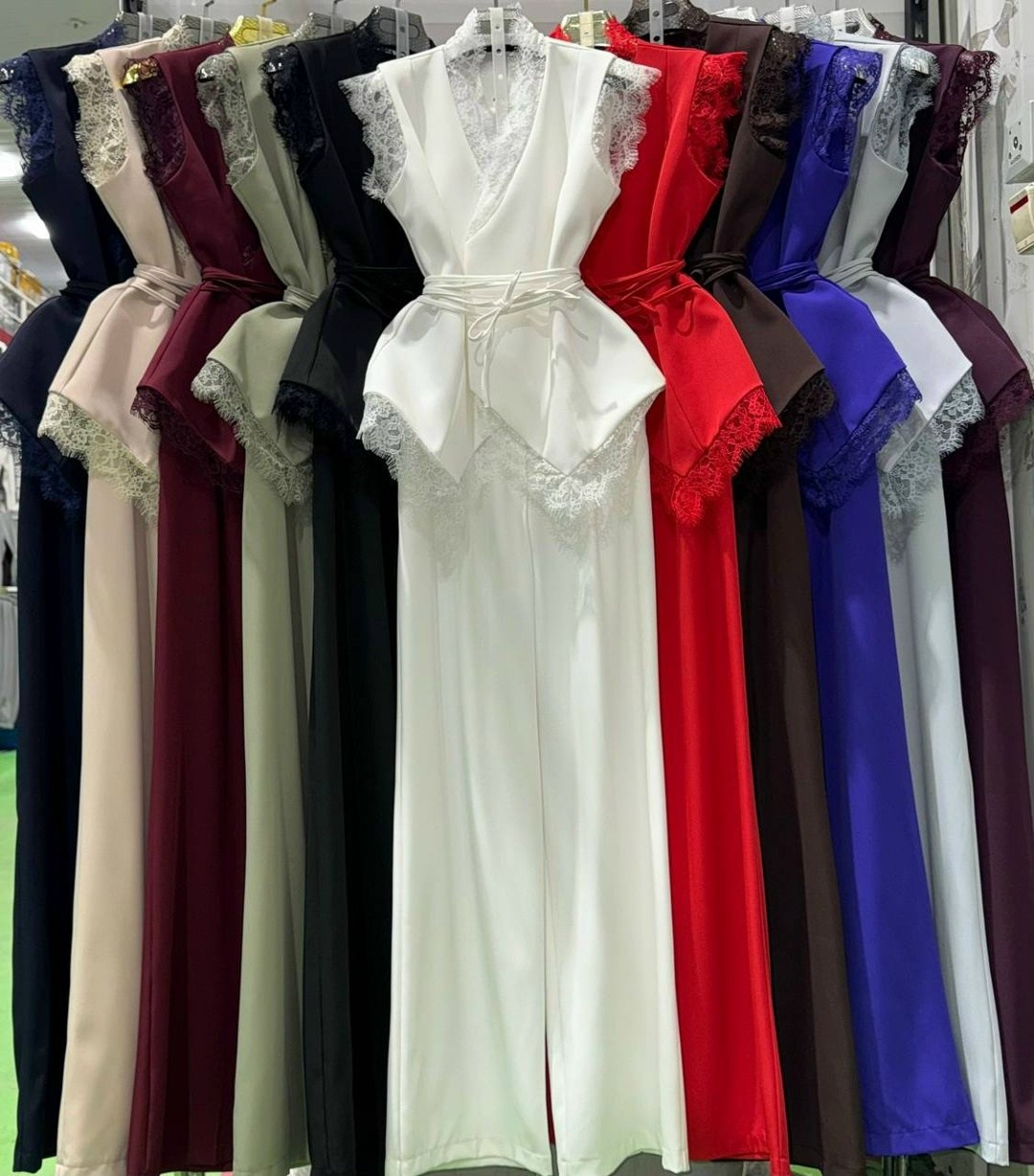 свадебный брючный костюм,брючный костюм на свадьбу для гостей,белый брючный костюм,брючный костюм для девушек на свадьбу,свадебное костюм