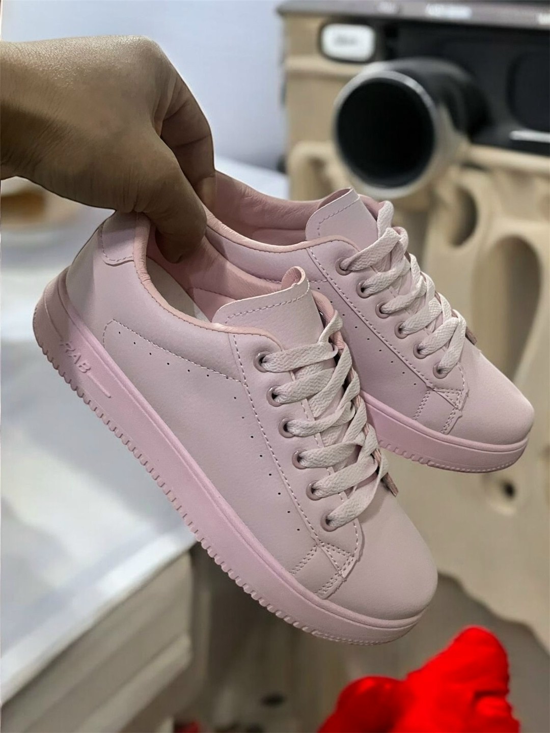 ,розовые кроссовки,женские кроссовки,пудровые кроссовки,кеды женски