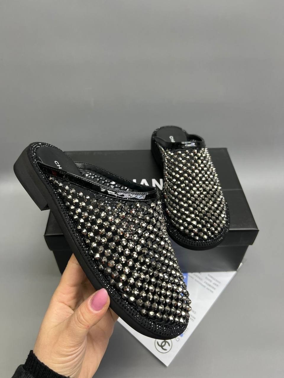 ,женские шлепанцы,модные шлепанцы,тапочки модные,обуви