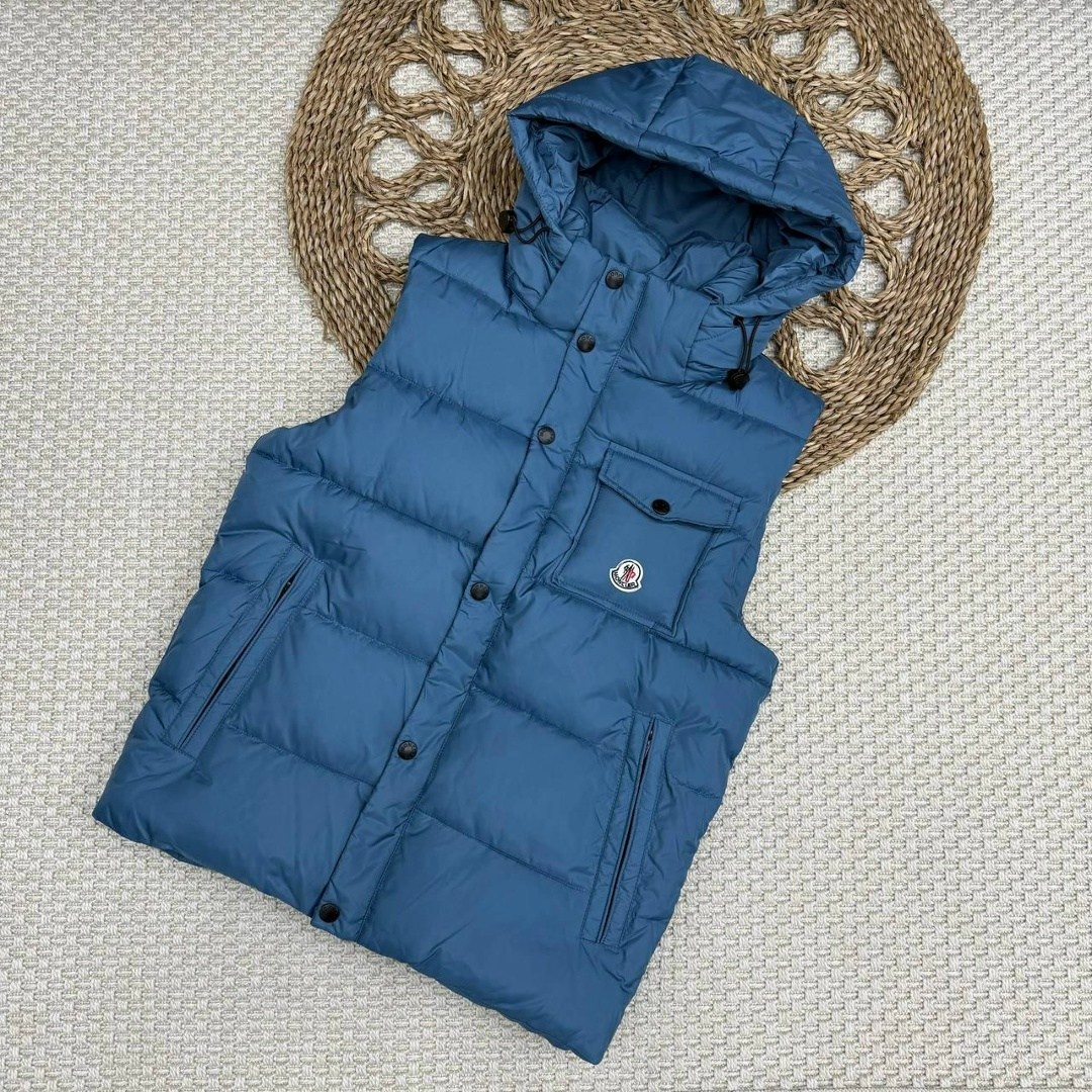 жилетка монклер синяя,детская жилетка монклер,жилетка moncler,жилетка монклер,монклер жилетка темно синяя