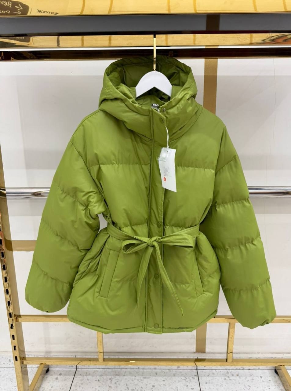 женские зимние куртки и пуховики,пуховик женский,женская куртка,куртка зимняя женская,куртка с поясом