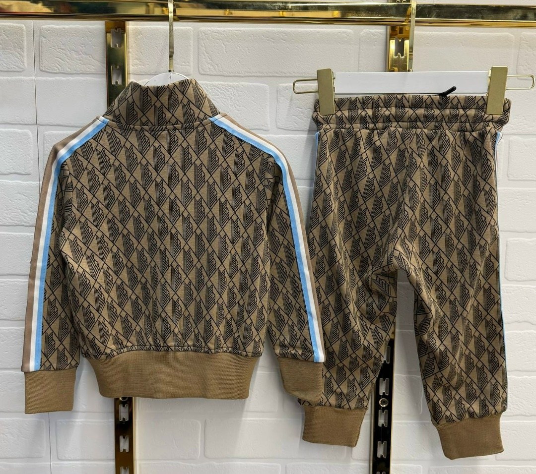 детский костюм в стиле гуччи gucci,спортивный костюм gucci,baby boy gucci tracksuit,детские костюмы,костюм мужской гуччи