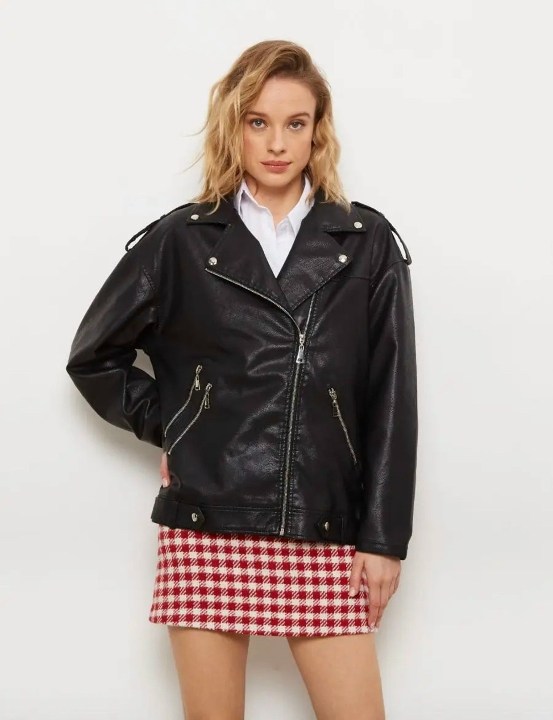 куртка-косуха женская sela оверсайз из искусственной кожи,куртка косуха женская,косуха куртка,кожаная косуха женская оверсайз,страдивариус куртка косуха женская
