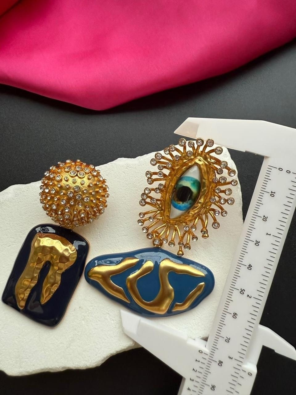 сумка-тоут schiaparelli,сумка schiaparelli,бархатная сумка для глаз schiaparelli premium sense demon,сумка,женская сумка schiaparelli