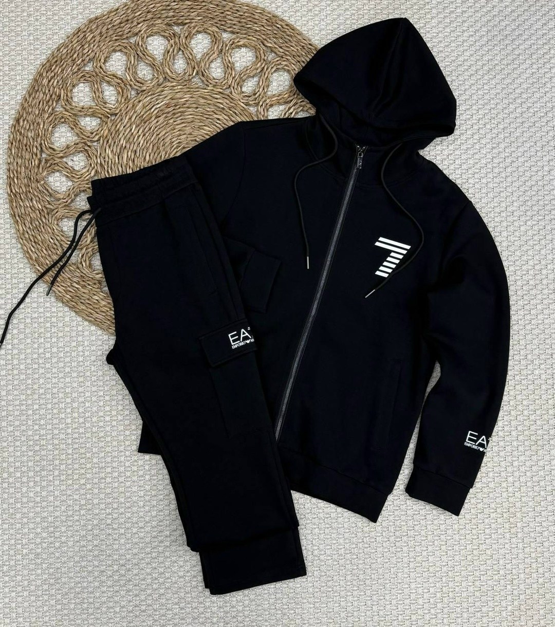 спортивный костюм armani,спортивный костюм emporio armani,спортивный костюм армани мужской еа7 с капюшоном,спортивный костюм эмпорио армани мужской,спортивный костюм армани