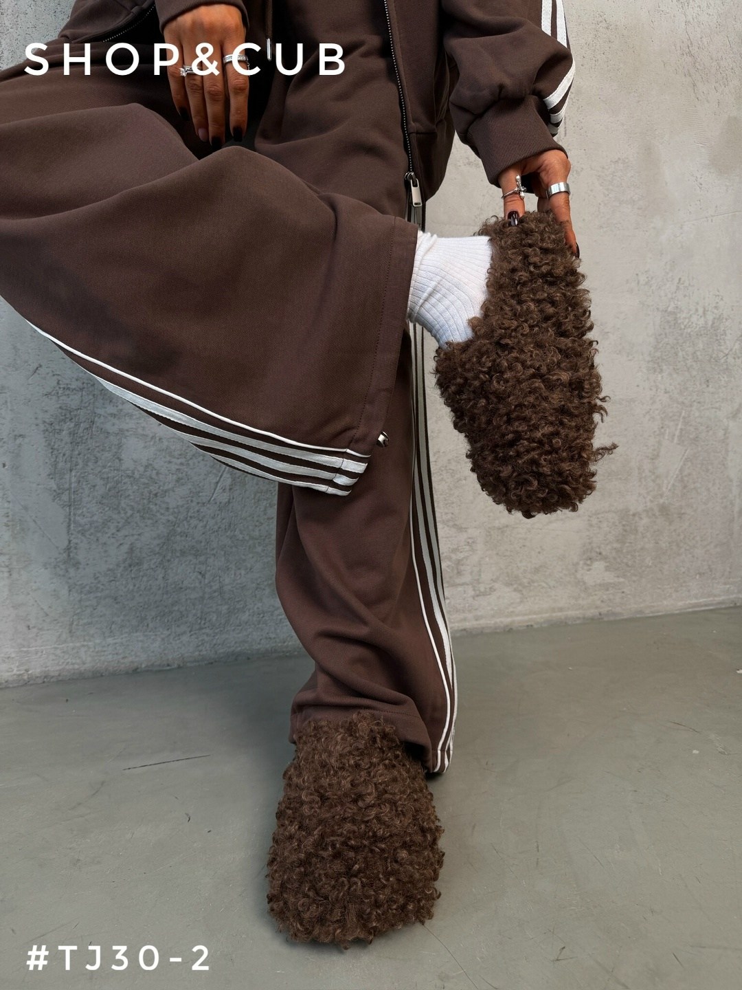 ,домашние тапочки плюшевые,плюшевые тапочки,коричневые тапочки,тапочки домашние