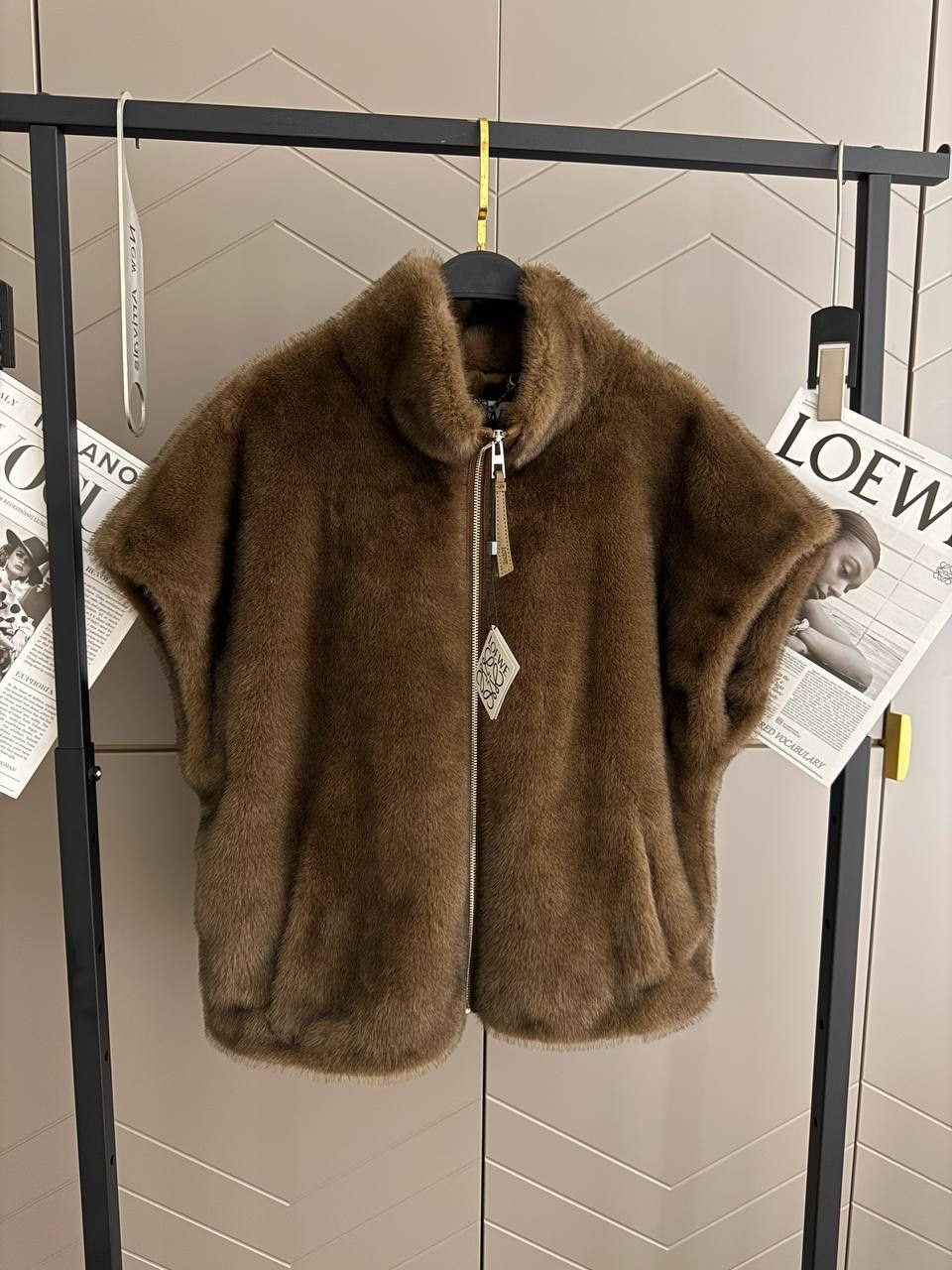 шубка,шуба,женские жилетки,меховой жилет,шуба искусственная