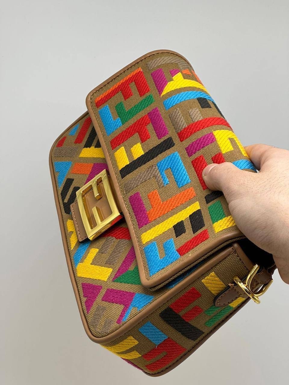 сумка фенди разноцветная,сумка fendi baguette,сумка женская fendi,cумка fendi,fendi сумка на плечо