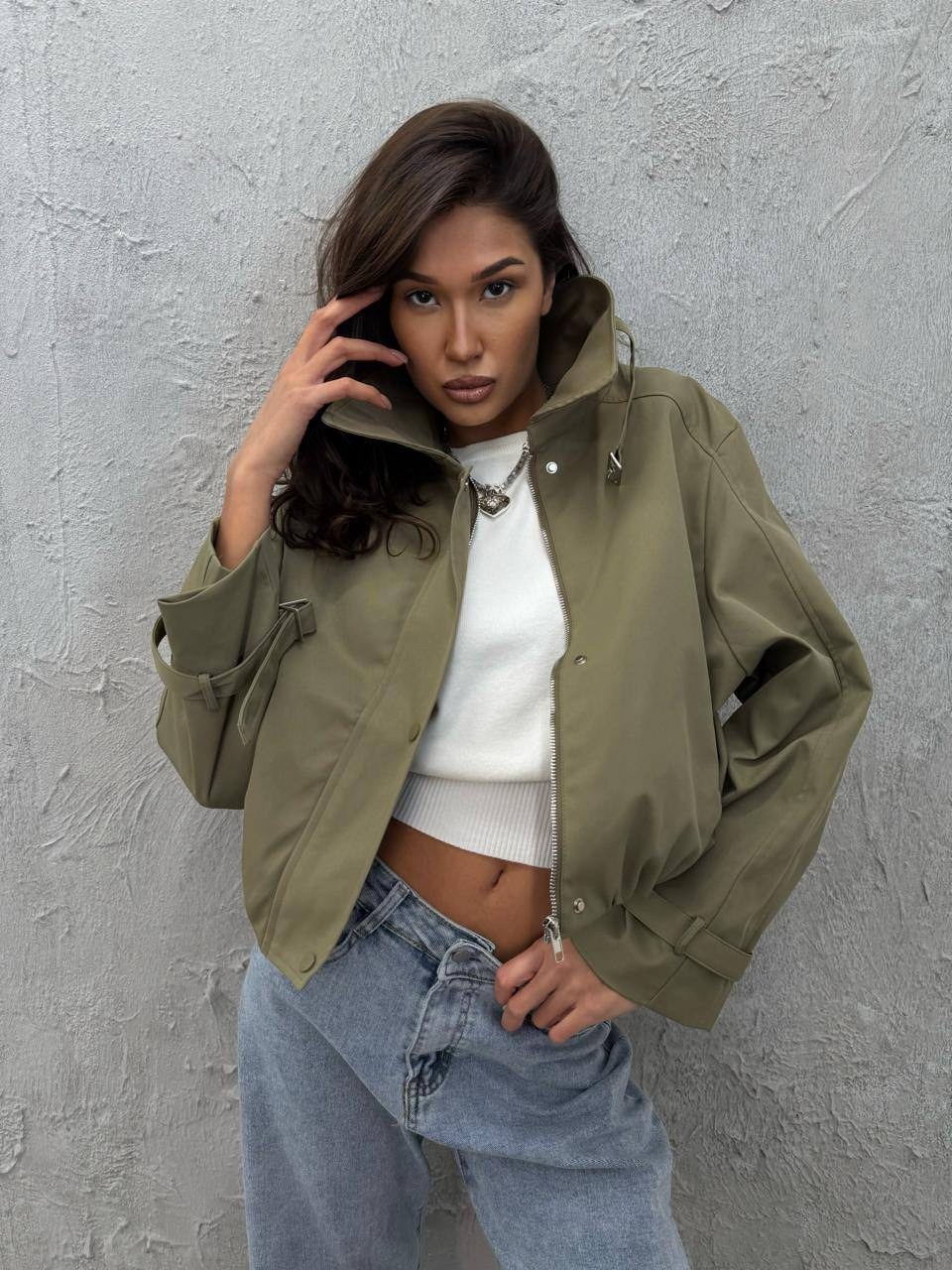 куртка бомбер,куртка модная,черная куртка бомбер,женская куртка бомбер,куртка женская