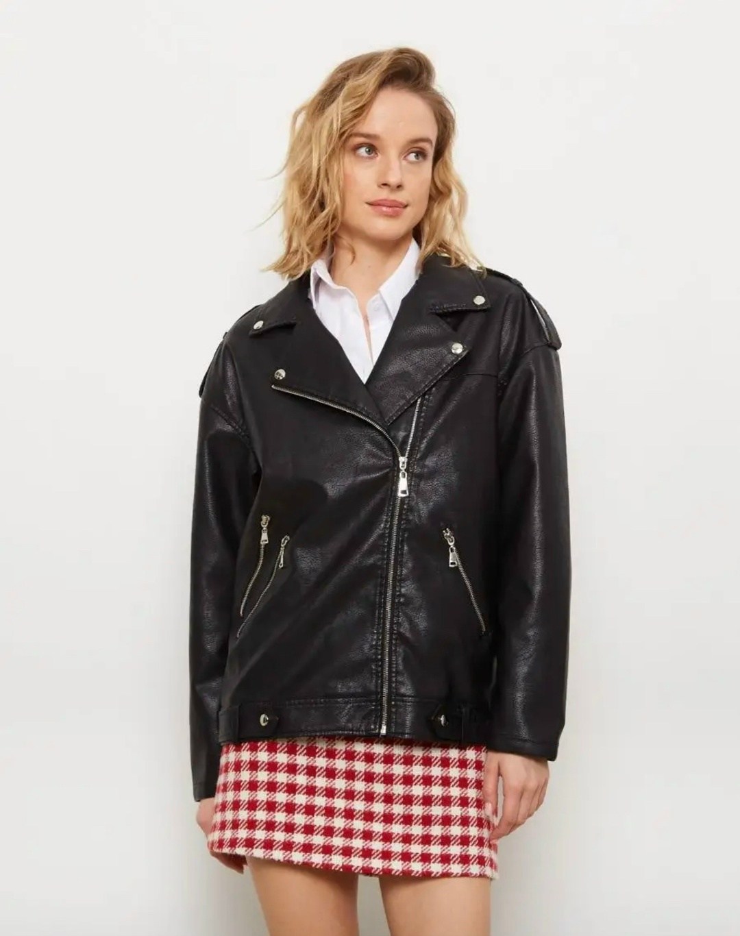 куртка-косуха женская sela оверсайз из искусственной кожи,куртка косуха женская,косуха куртка,кожаная косуха женская оверсайз,страдивариус куртка косуха женская