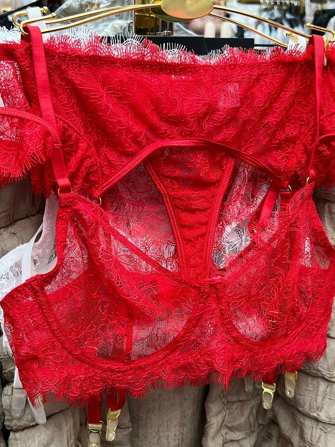 кружевное нижнее белье комплект,комплект нижнего белья женский,красный комплект нижнего белья,комплект сексуального нижнего белья,нижнее белье комплект сексуальное кружевное