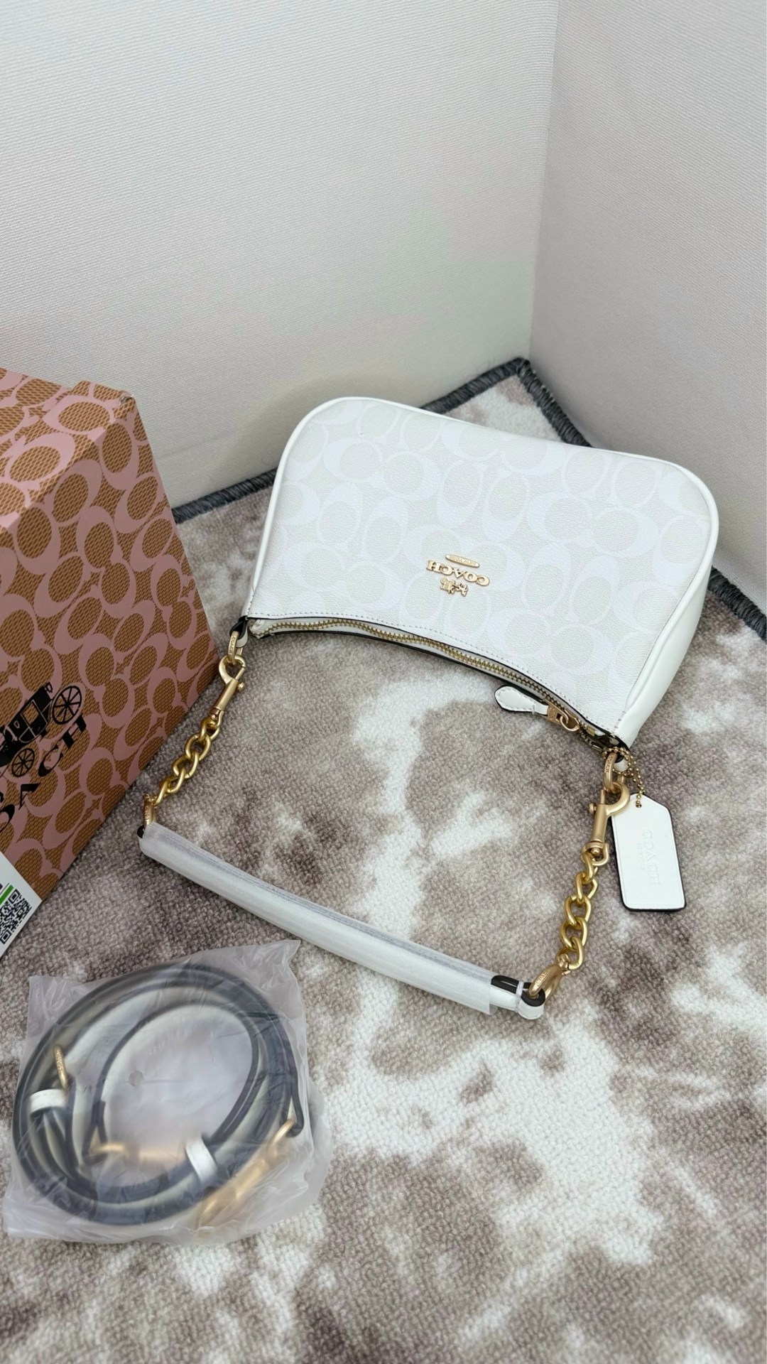 женская сумка coach,сумка через плечо coach,сумка coach,брендовая сумка через плечо coach,сумка coach на плечо