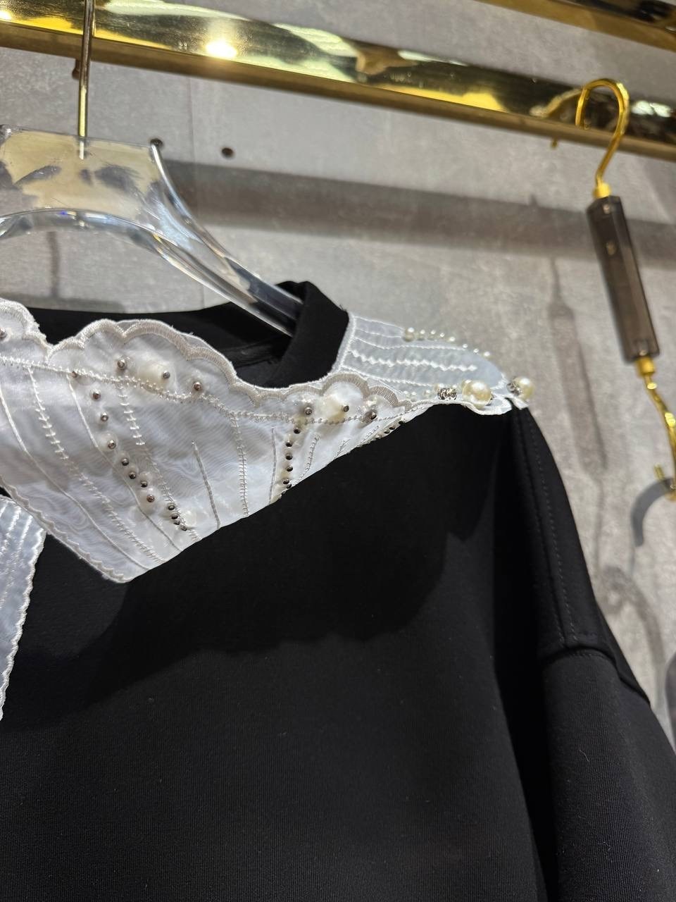 джемпер с кружевным воротником,свитшот с кружевным воротником,свитшот,женский свитер,черный свитшот