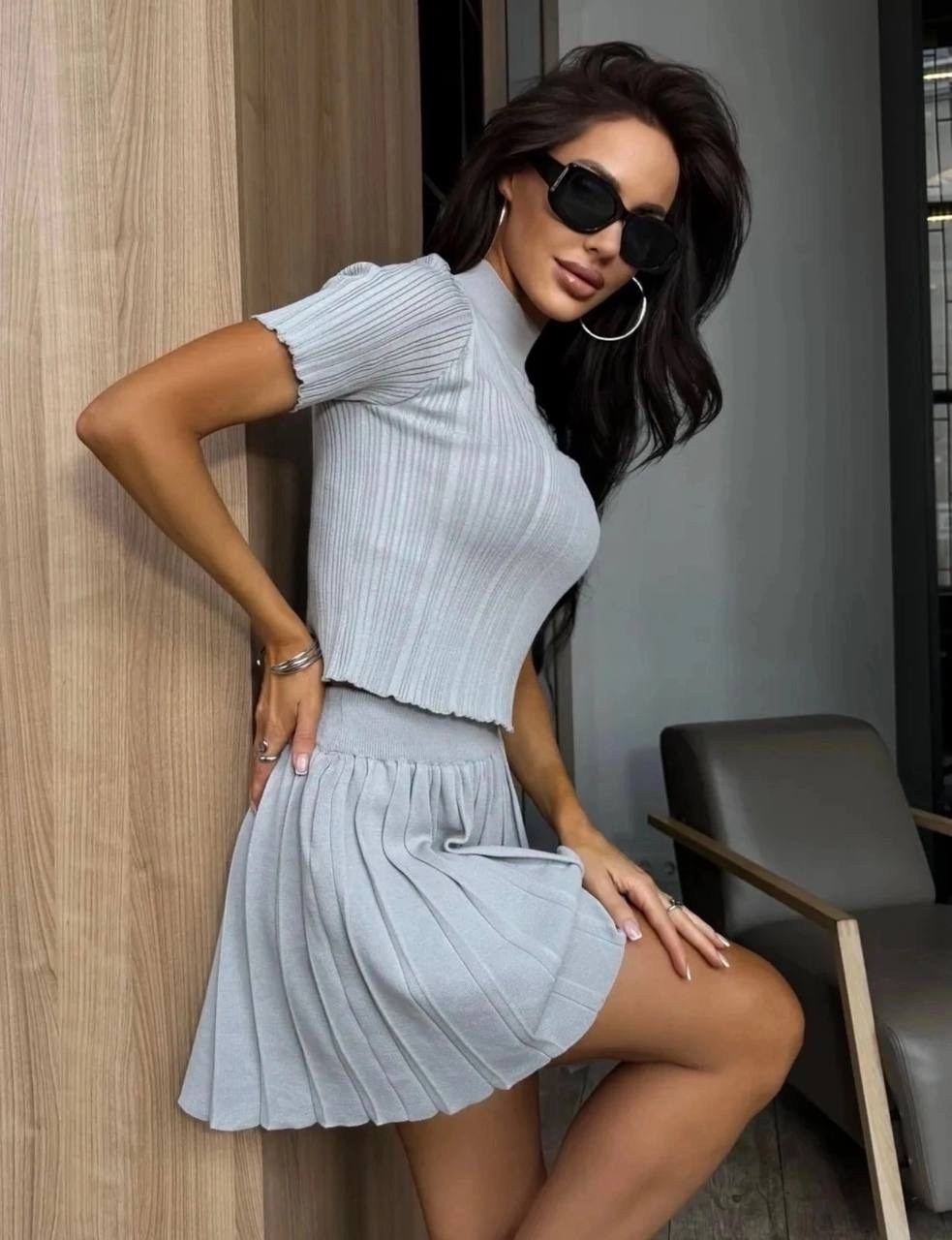 вязаный костюм с юбкой,костюм с юбкой плиссе,костюм с юбкой,кофта и юбка,костюм трикотажный с юбкой