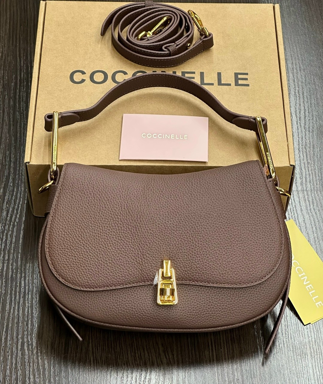 сумка coccinelle,женская сумка coccinelle,кожаные сумки coccinelle,сумка coccinelle кроссбоди,сумка на плечо coccinelle