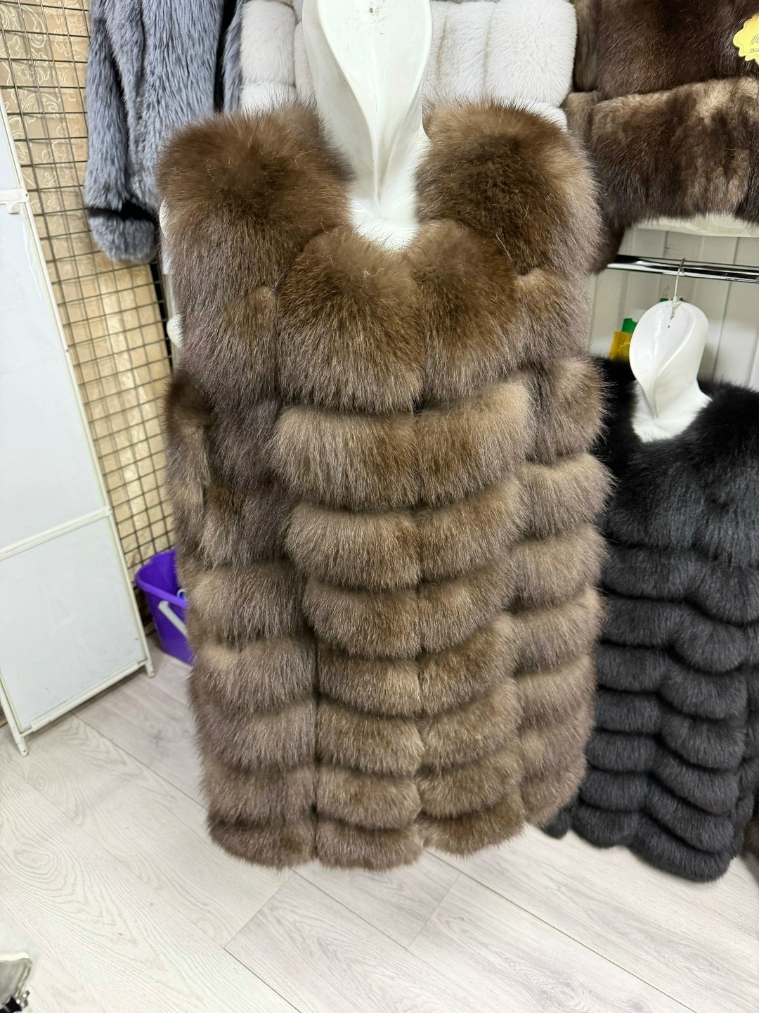 жилет из песца,жилетка из песца,меховая жилетка из песца,меховая жилетка,меховой жилет