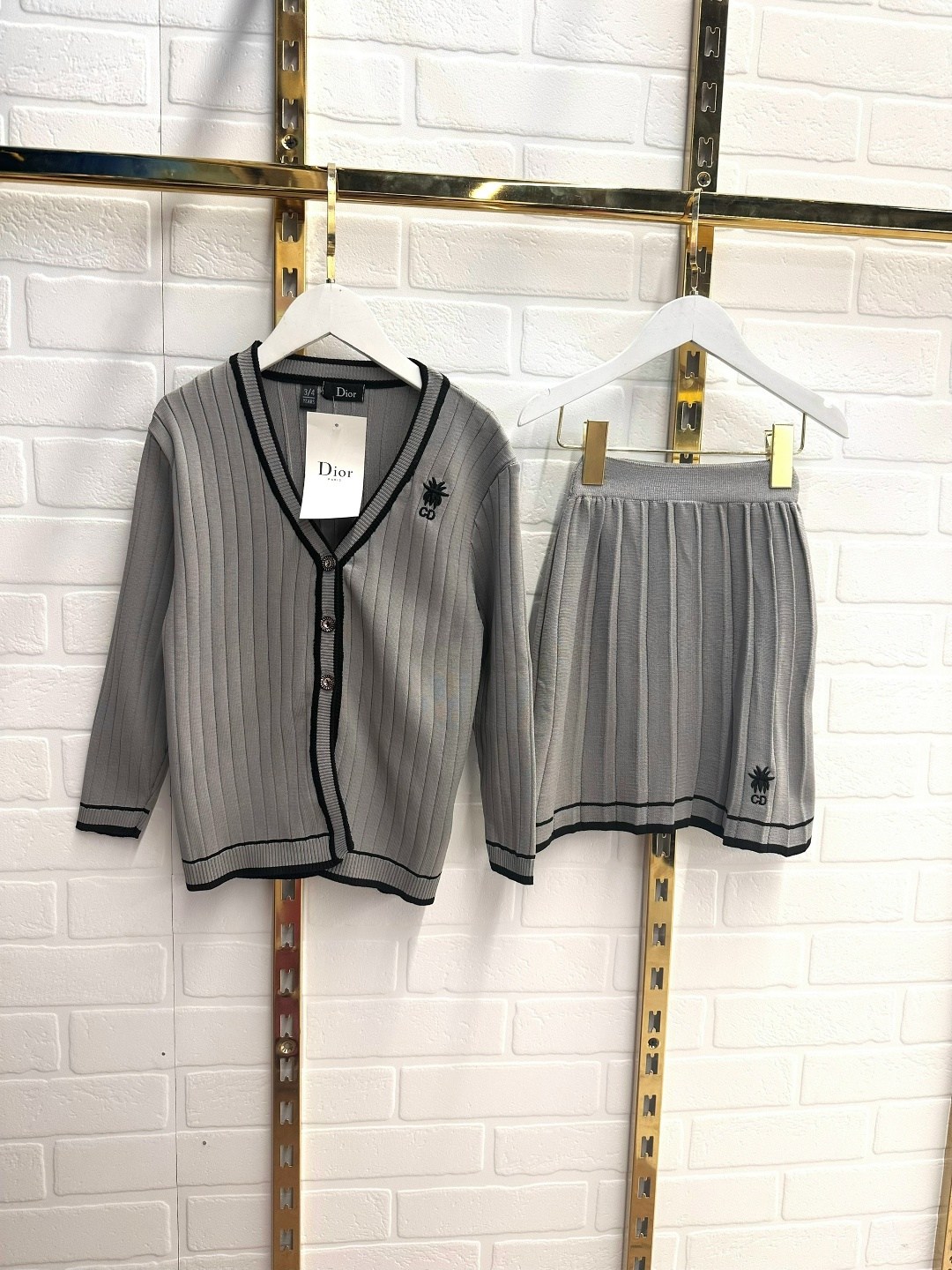 трикотажный костюм с юбкой,костюм с юбкой плиссе,трикотажные костюмы,трикотажный костюм с юбкой плиссе,костюм с юбкой