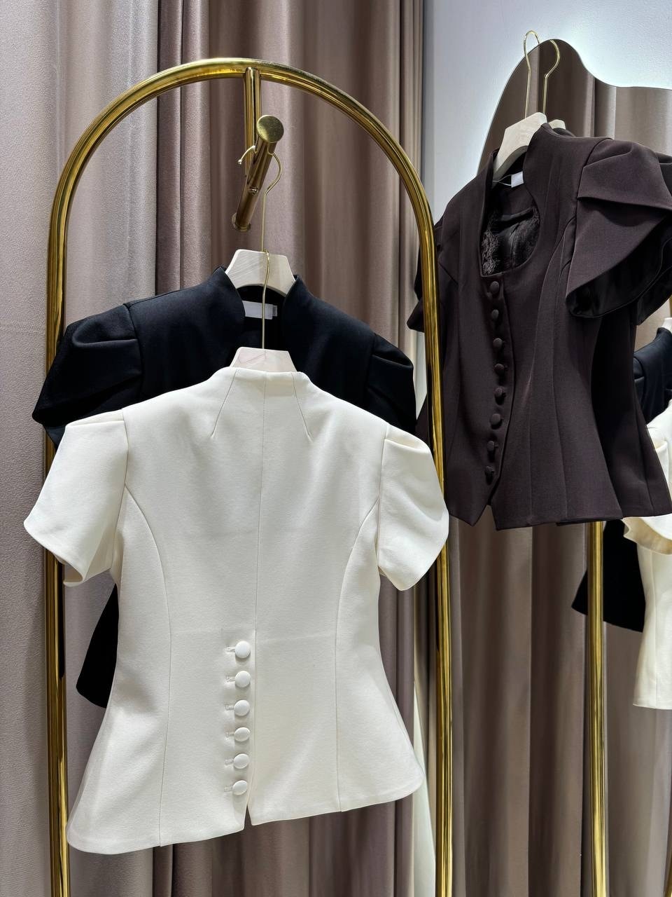 блузка стильная,элегантная женская блузка,блузка с оборками,женская блузка,блузка с воротником стойкой