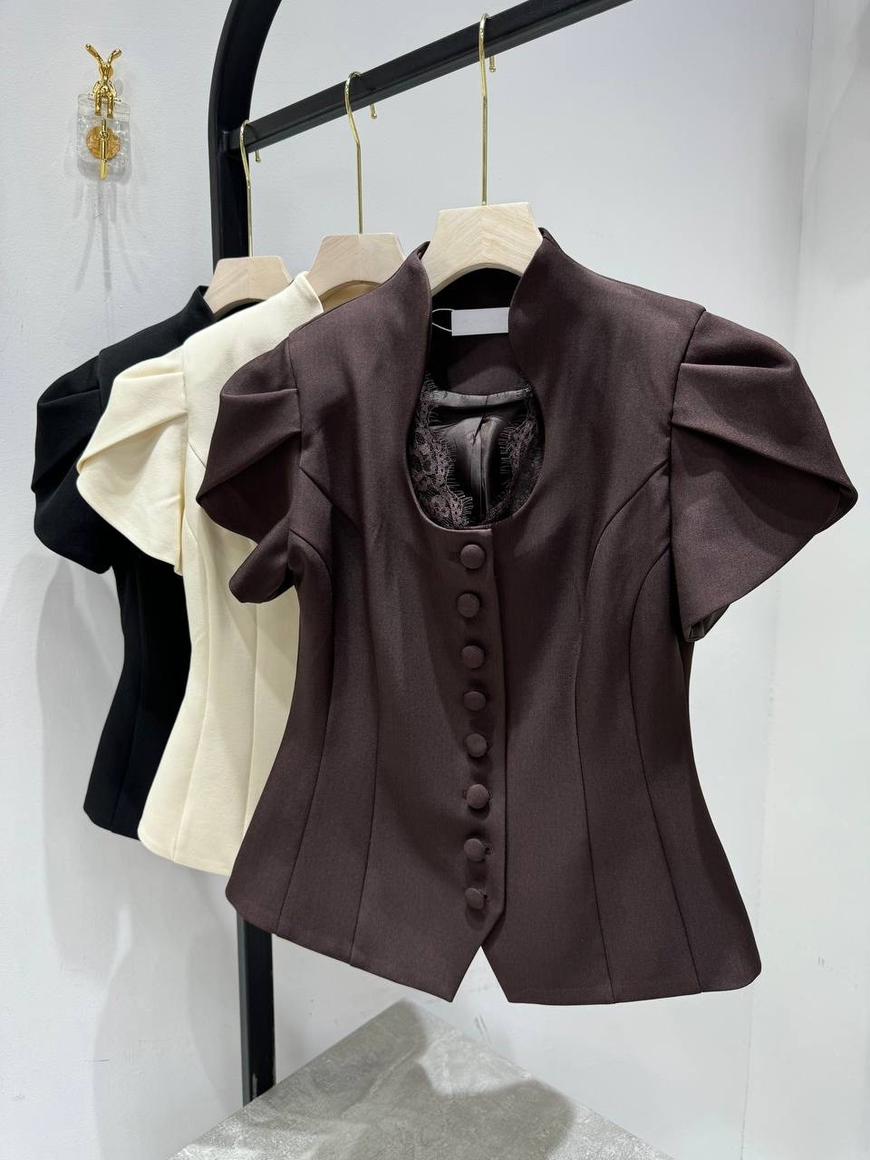 блузка стильная,элегантная женская блузка,блузка с оборками,женская блузка,блузка с воротником стойкой