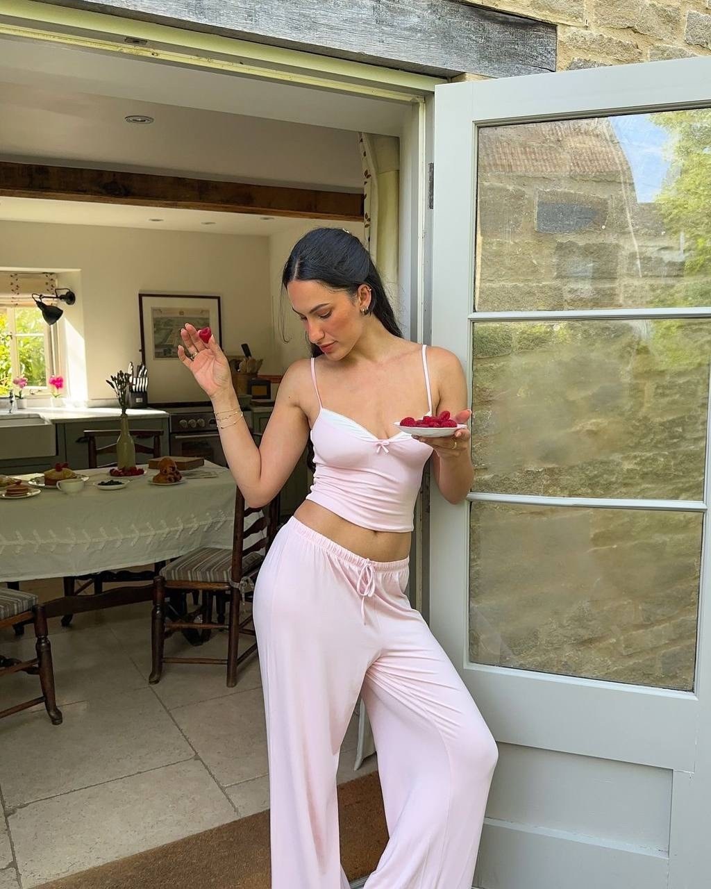 женские пижамы,пижама для женщин,женский пижамный комплект,топ на бретельках с цветочным принтом брюки пижама shein,пижама жeнская со штанами