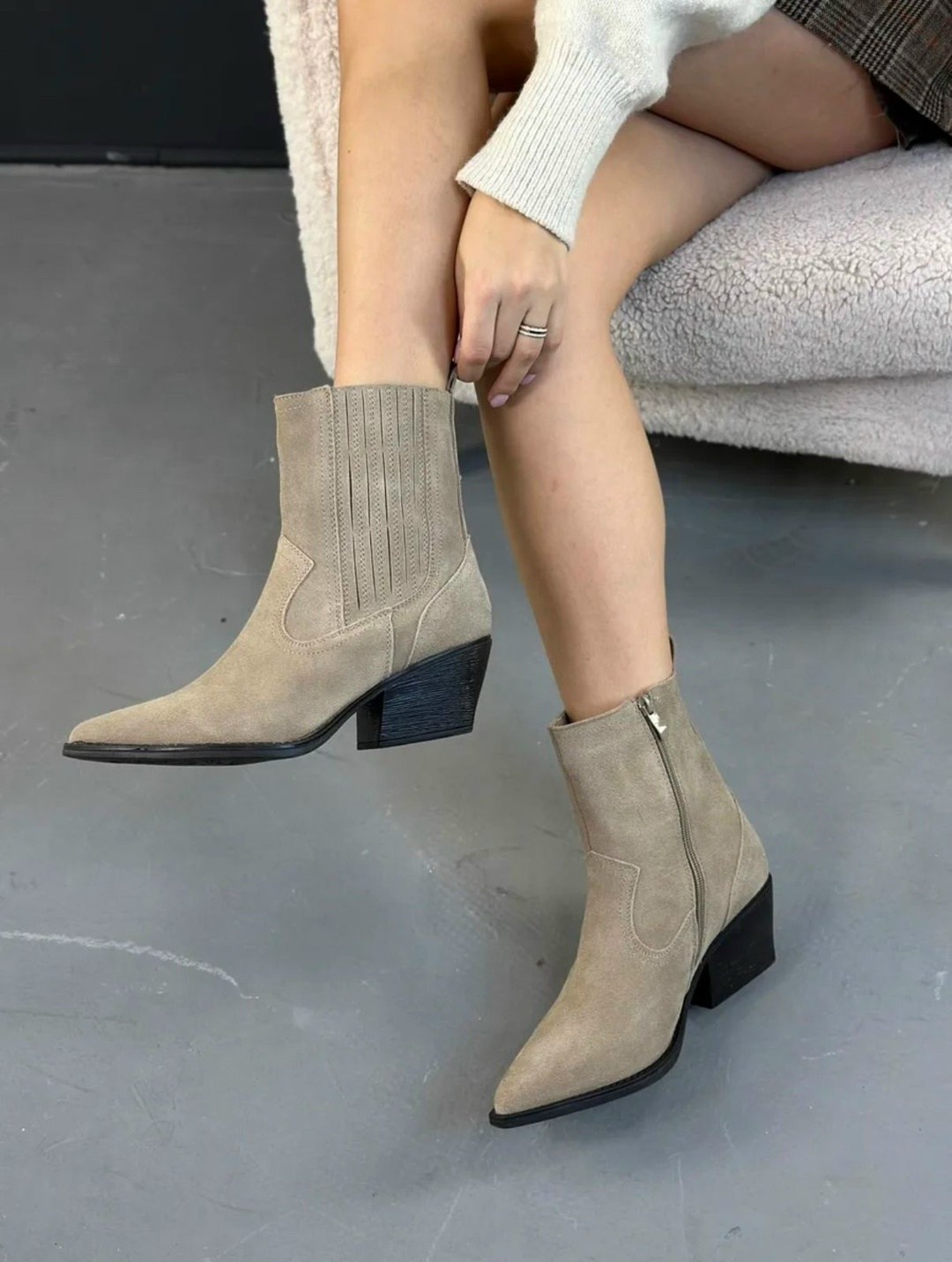 казаки женские натуральная замша,казаки бежевые замшевые эконика,казаки женские натуральная замша коричневый,замшевые казаки,ботильоны казаки