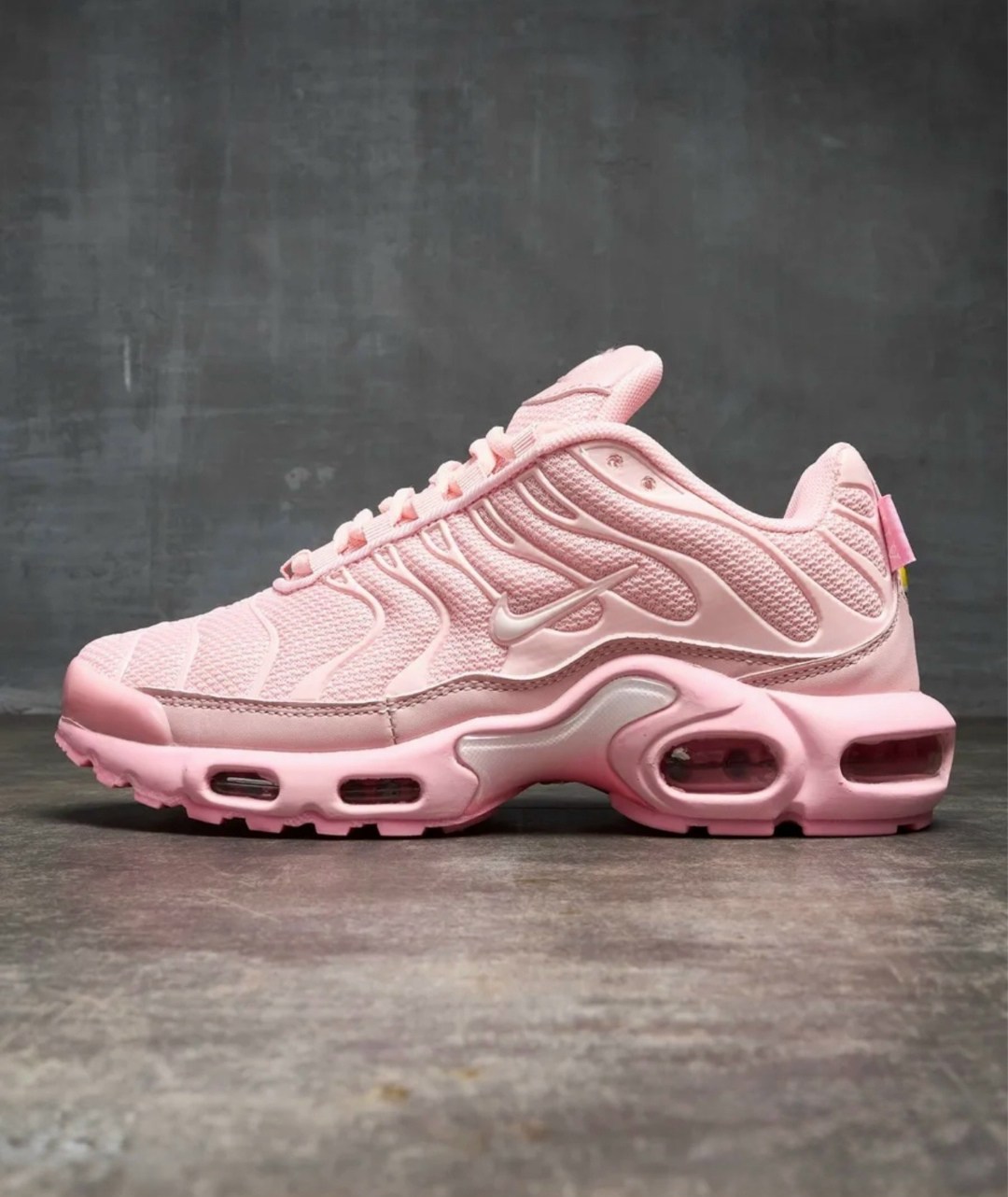 nike air max plus tn pink,женские кроссовки nike air max plus tn pink,спортивные кроссовки air max plus tn nike,кроссовки nike air max tn plus,спортивные кроссовки air max plus tn nike розовый