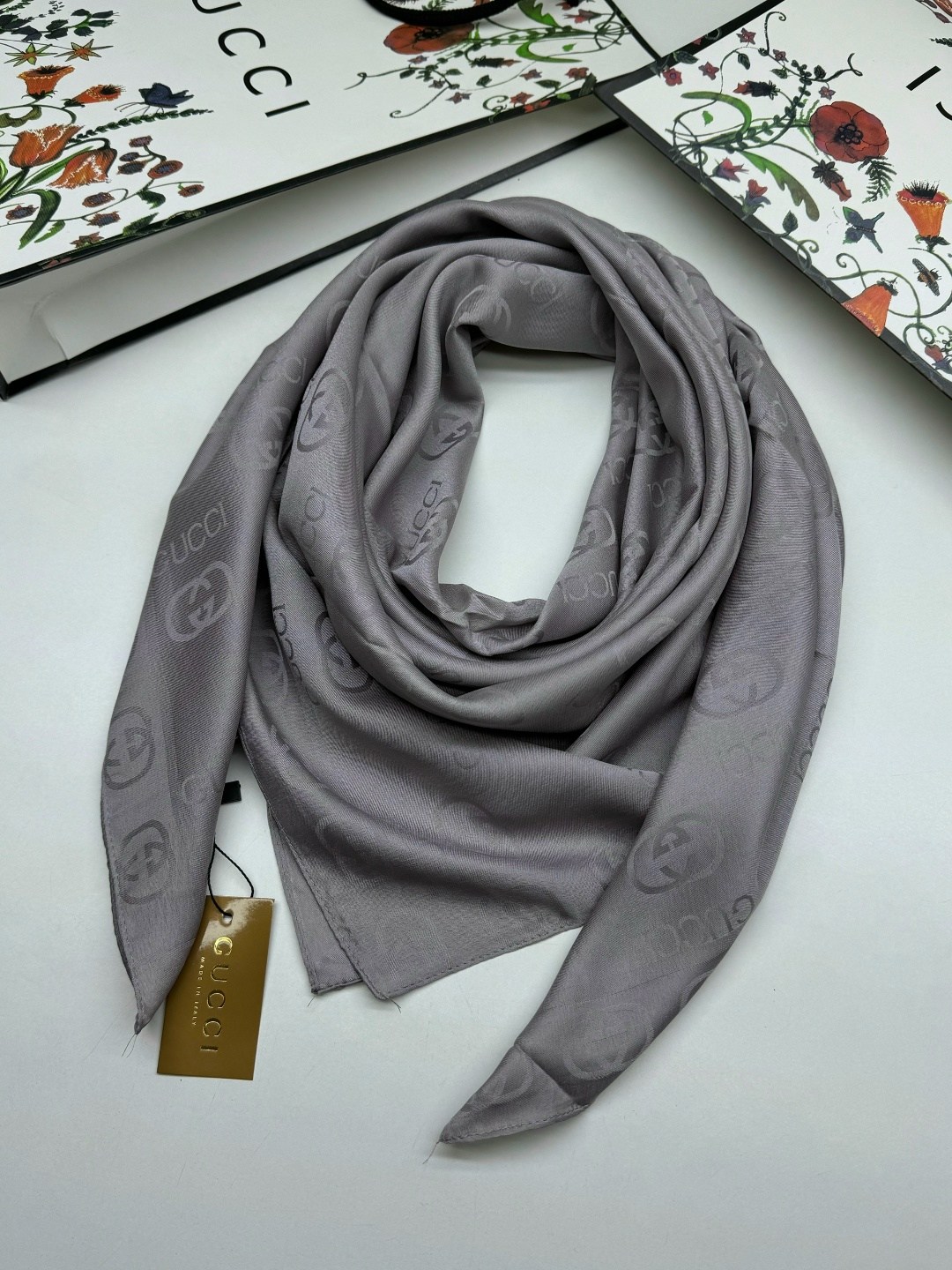 шелковый однотонный платок,платок женский однотонный 100*100 см арт. 1218461,платки шелковые,платок шелковый однотонный 90х90см romasi,платки шарф