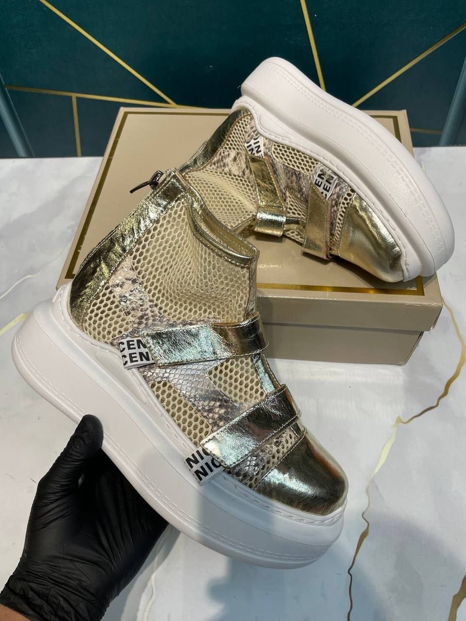 , женская,модная женская , спортивная,обуви