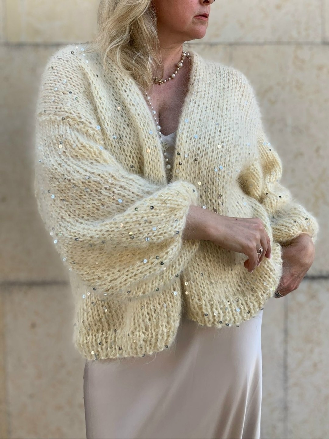 кардиган вязаное,кардиган с пайетками,вяжем кардиган,кардиган,женский вязаный кардиган