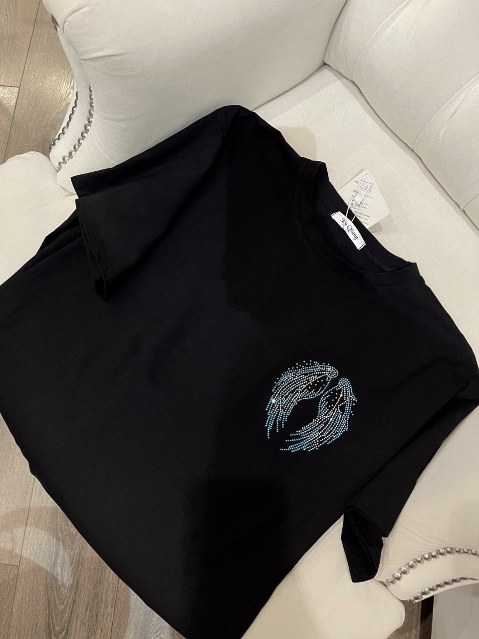 футболка женская со стразами,футболка базовая со стразами оверсайз,футболка женская,футболка со стразами,футболки модные