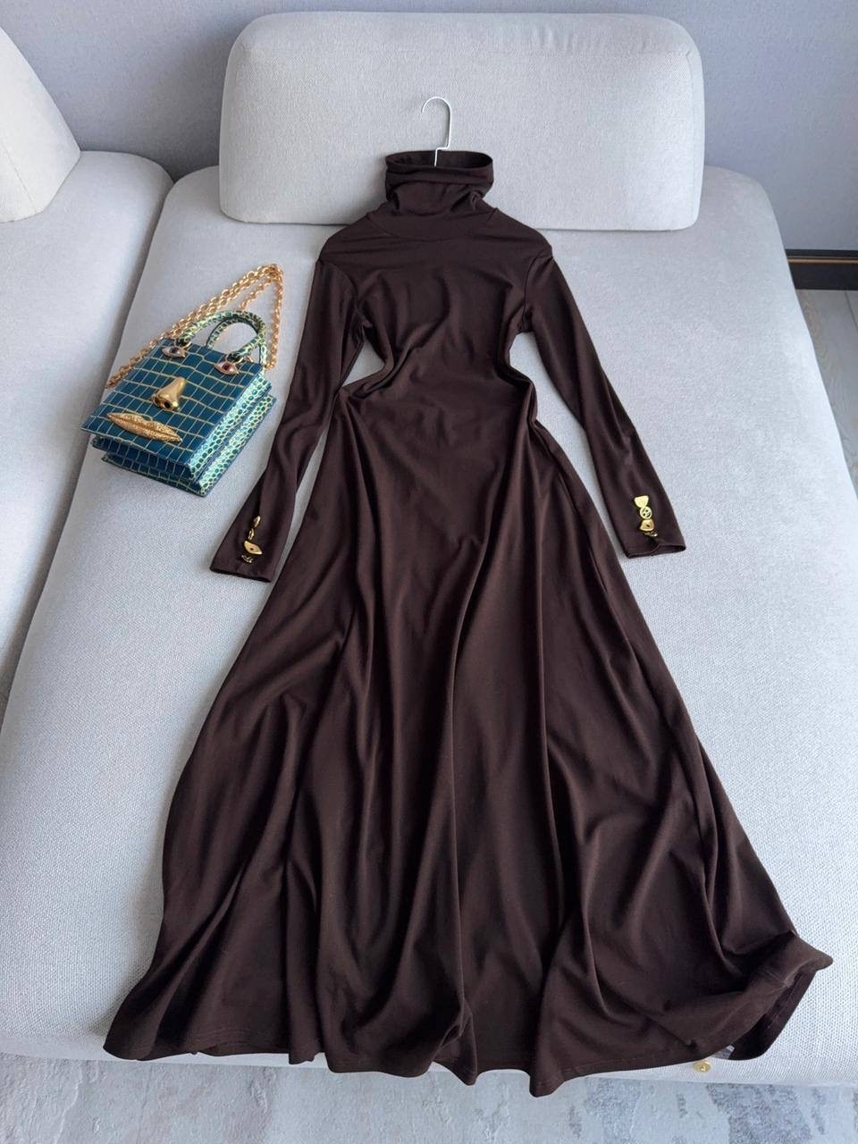 трикотажное платье,платье длинное,коричневое платье,высокая мода