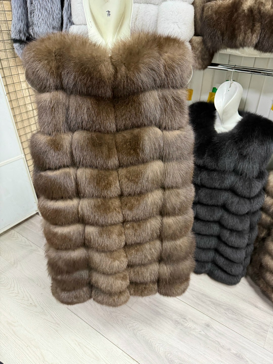 жилет из песца,жилетка из песца,меховая жилетка из песца,меховая жилетка,меховой жилет